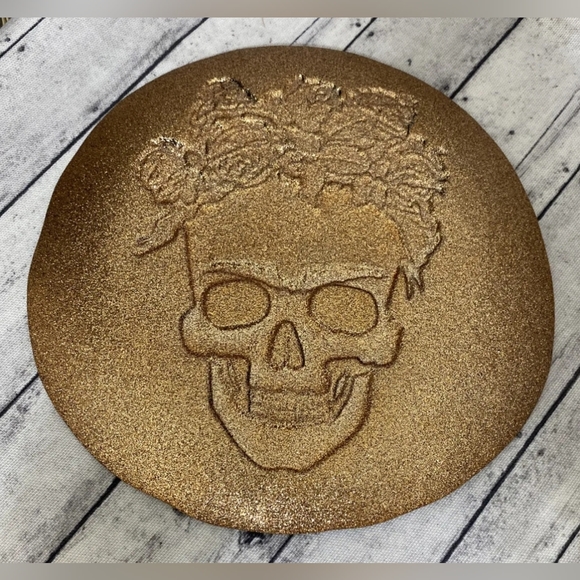 Hand Made Black Glass 8" Plate with Copper glitter skull - Picture 2 of 3